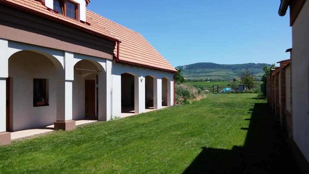 Penzion Dolni Dunajovice Exterior photo